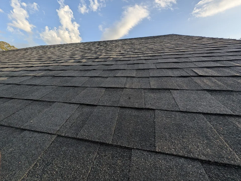 Shingle courses seen low across the slope